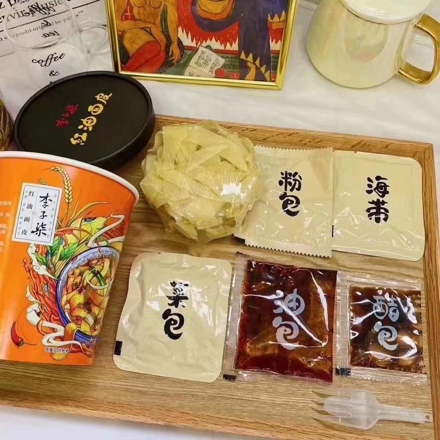 網(wǎng)紅零食微商貨源,，正規(guī)資質(zhì)廠家一手貨源  不囤貨